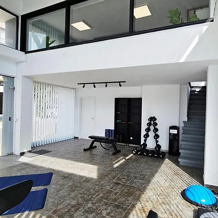 Phaedrus Living Mini Art House Pollock Apartament